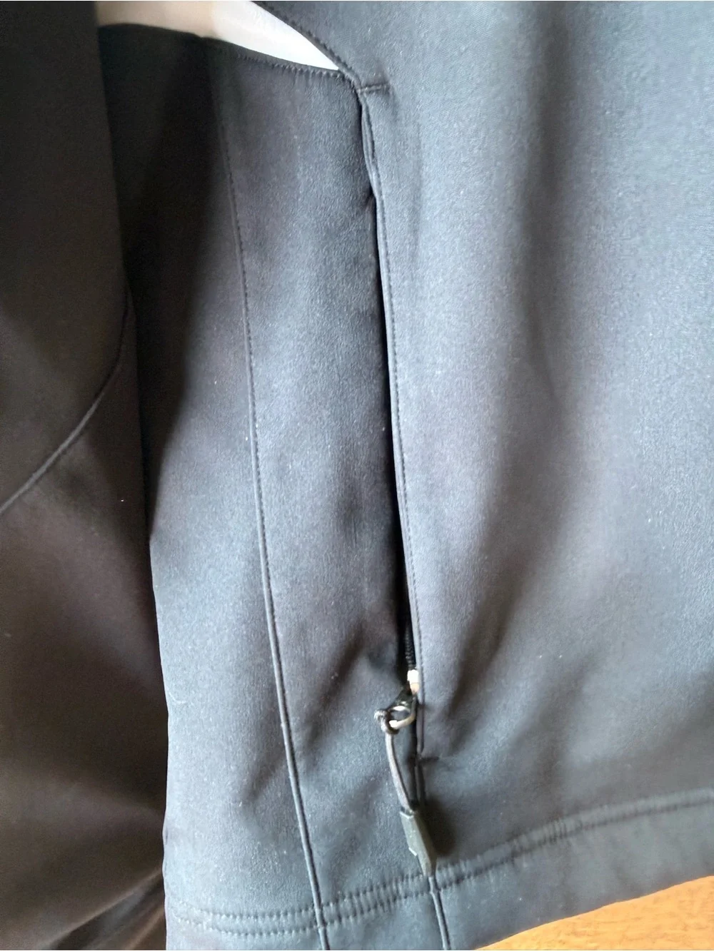Under Armour Men's Black Performance Full-Zip Jacket with White Accents